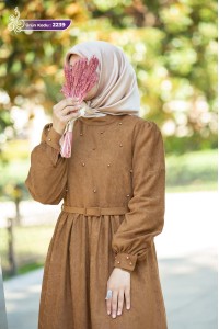 2239 İnci Detaylı Elbise - Taba