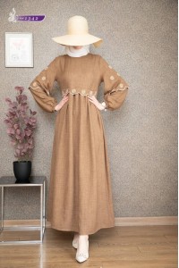 1342 Papatya Desenli Elbise - Taba