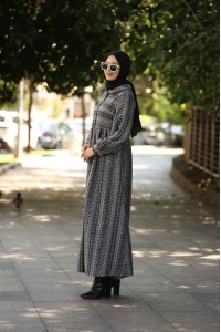 1604 Çizgili Kışlık Elbise - Siyah 